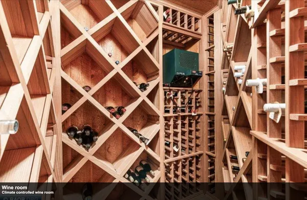 $9,750,000 | 7481 Stone Ridge Road, Orr, MN 55771