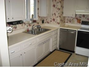 37 Bonnie Brook Road Chatham, IL 62629 - Photo 5 of 10 Gallery Image 5