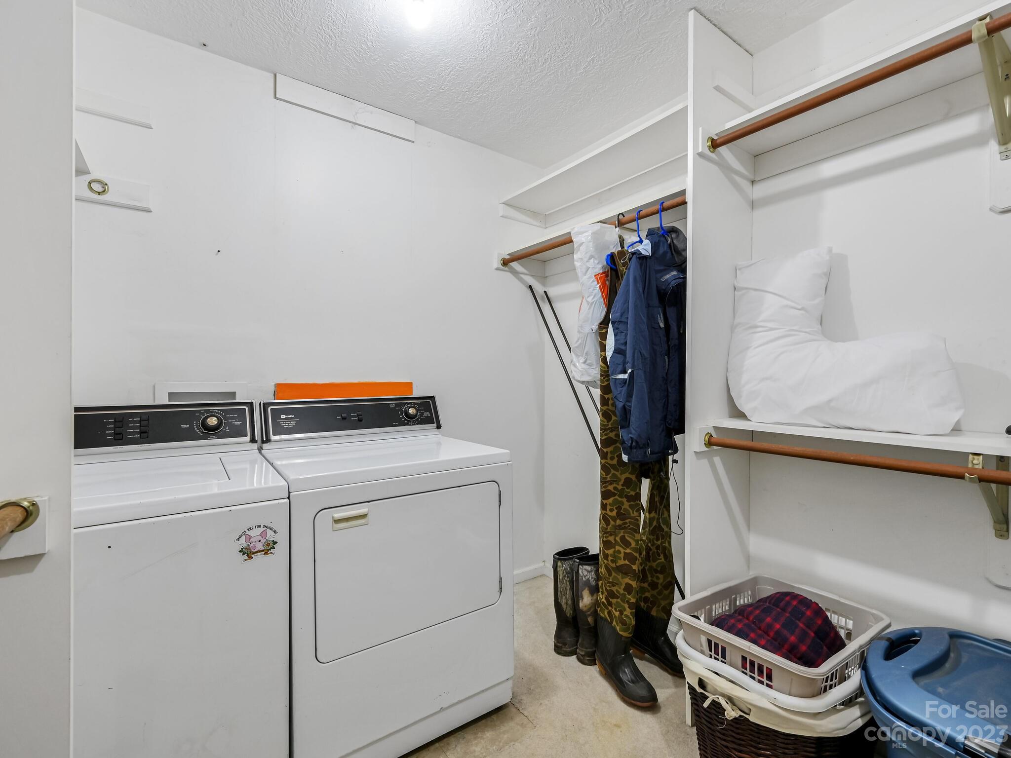 843 North Fork Road Barnardsville, NC 28709 - Photo 21 of 37 a utility room with dryer and washer