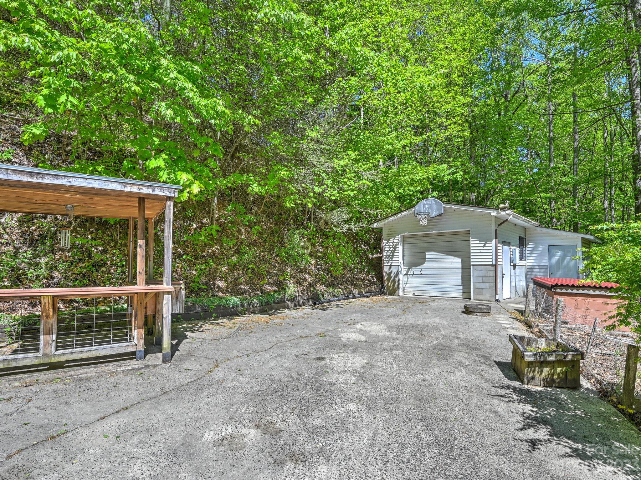 843 North Fork Road Barnardsville, NC 28709 - Photo 29 of 37 a front view of a house with a yard