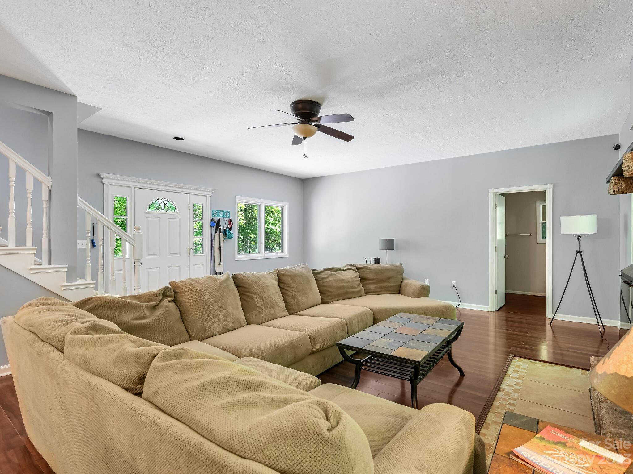 843 North Fork Road Barnardsville, NC 28709 - Photo 3 of 37 a living room with furniture