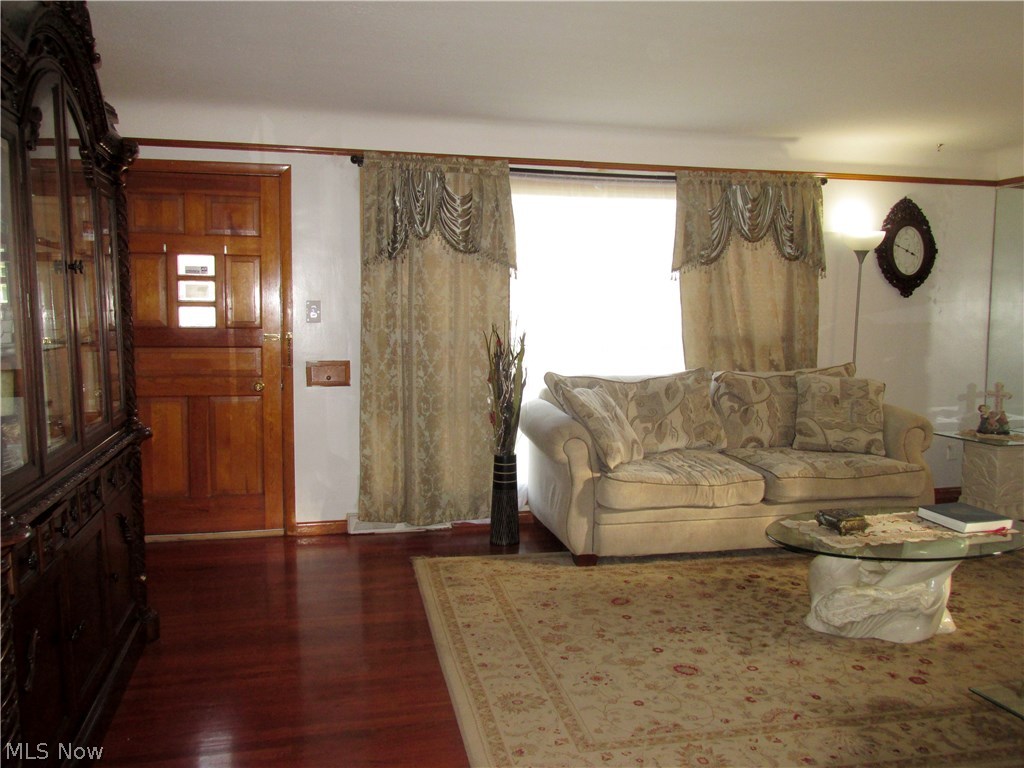6890 Maplewood Road Parma Heights, OH 44130 - Photo 3 of 19 Gallery Image 3