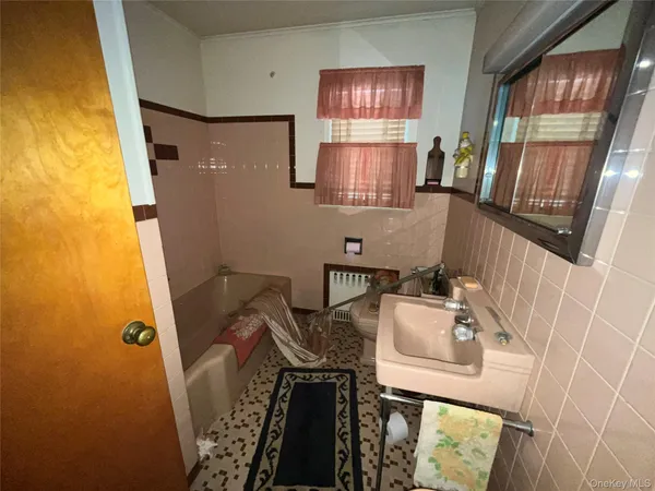 $600,000 | 300 Hewlett Avenue, East Patchogue, NY 11772