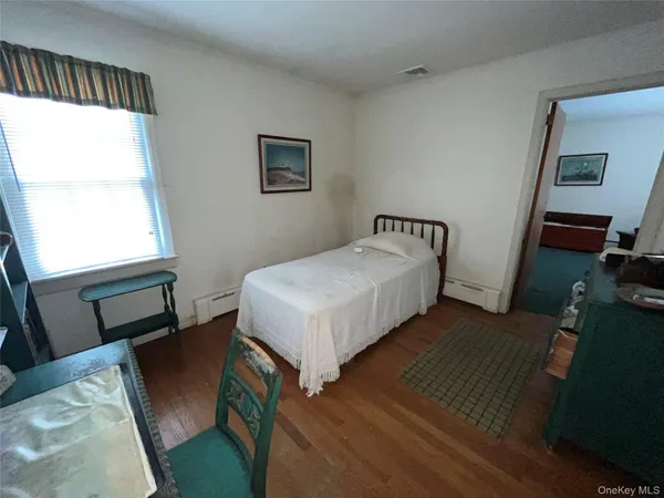 $600,000 | 300 Hewlett Avenue, East Patchogue, NY 11772