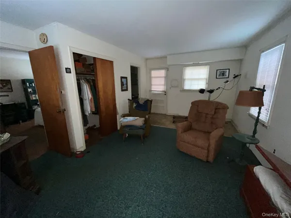 $600,000 | 300 Hewlett Avenue, East Patchogue, NY 11772