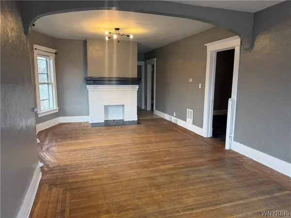 $1,400 | 1927 Seneca Street, Buffalo, NY 14210