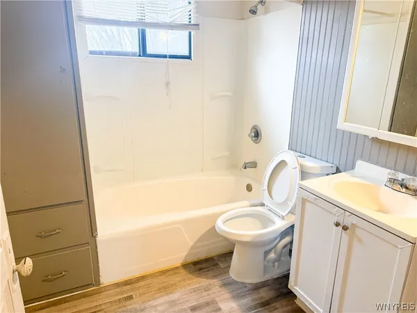 $1,400 | 1927 Seneca Street, Buffalo, NY 14210