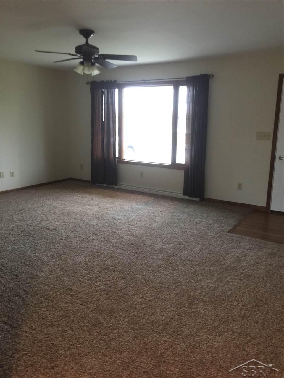 6847 Midland Road Freeland, MI 48623 - Photo 4 of 19 31272010-3.JPG