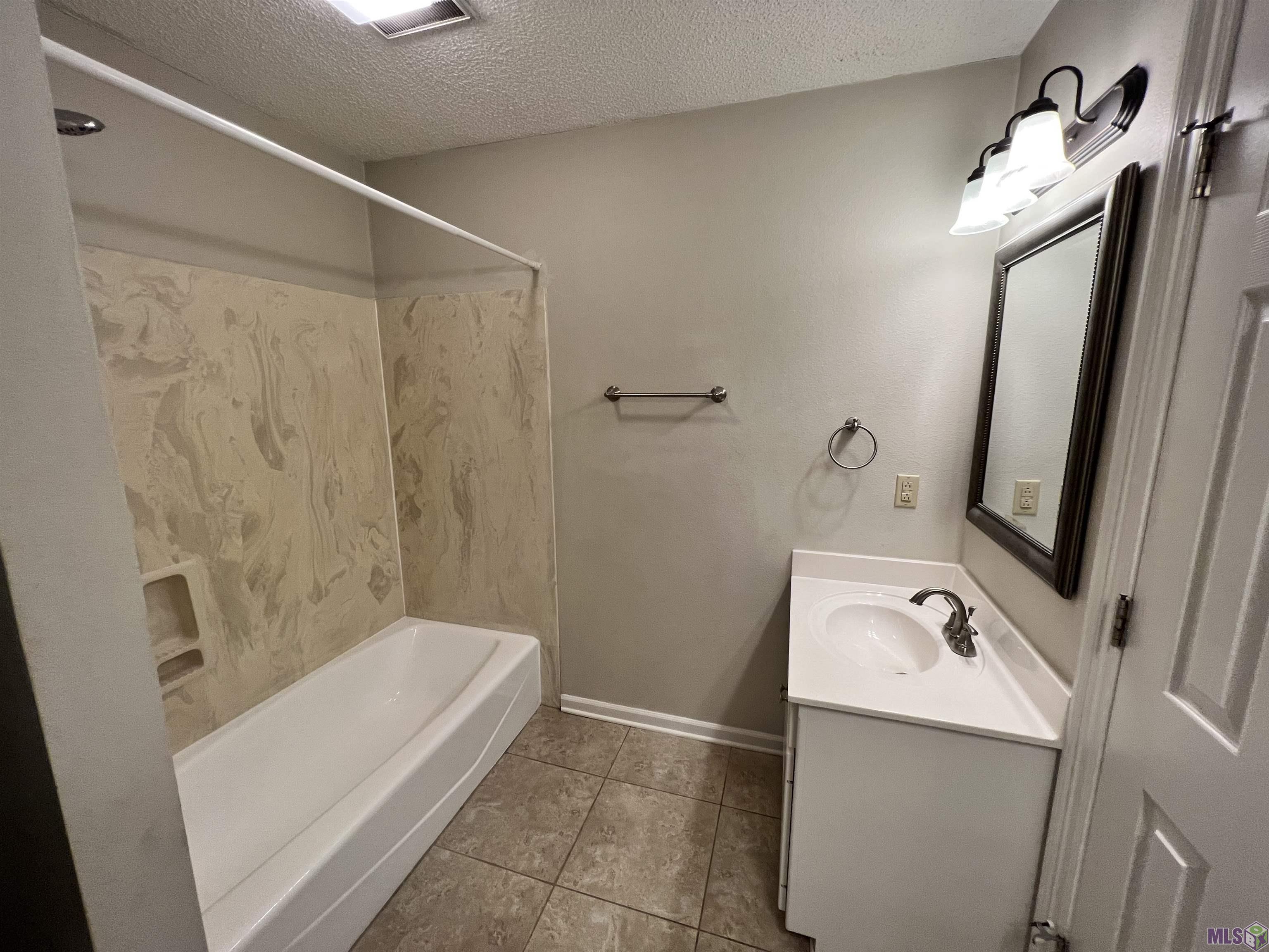 2054 Maple Ridge Avenue Baton Rouge, LA 70816 - Photo 7 of 10 Gallery Image 7