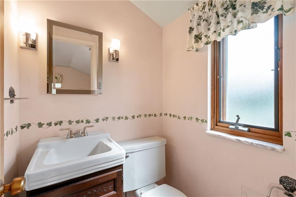 327 Pinehaven Drive Pittsburgh, PA 15241 - Photo 16 of 32 Gallery Image 16