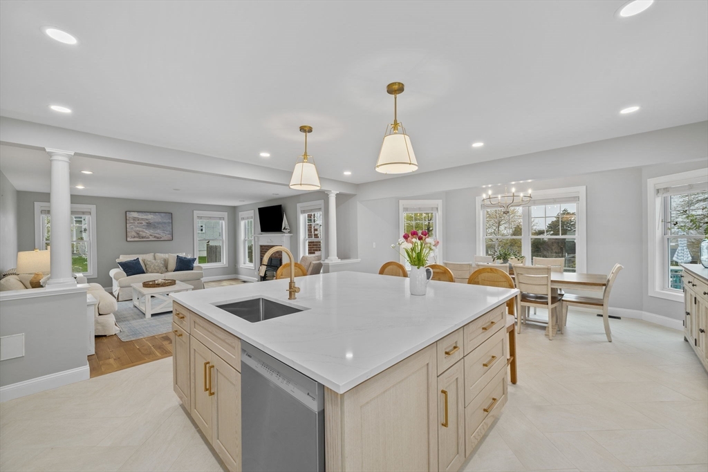 19 Pauline Road Marshfield, MA 02050 - Photo 10 of 42