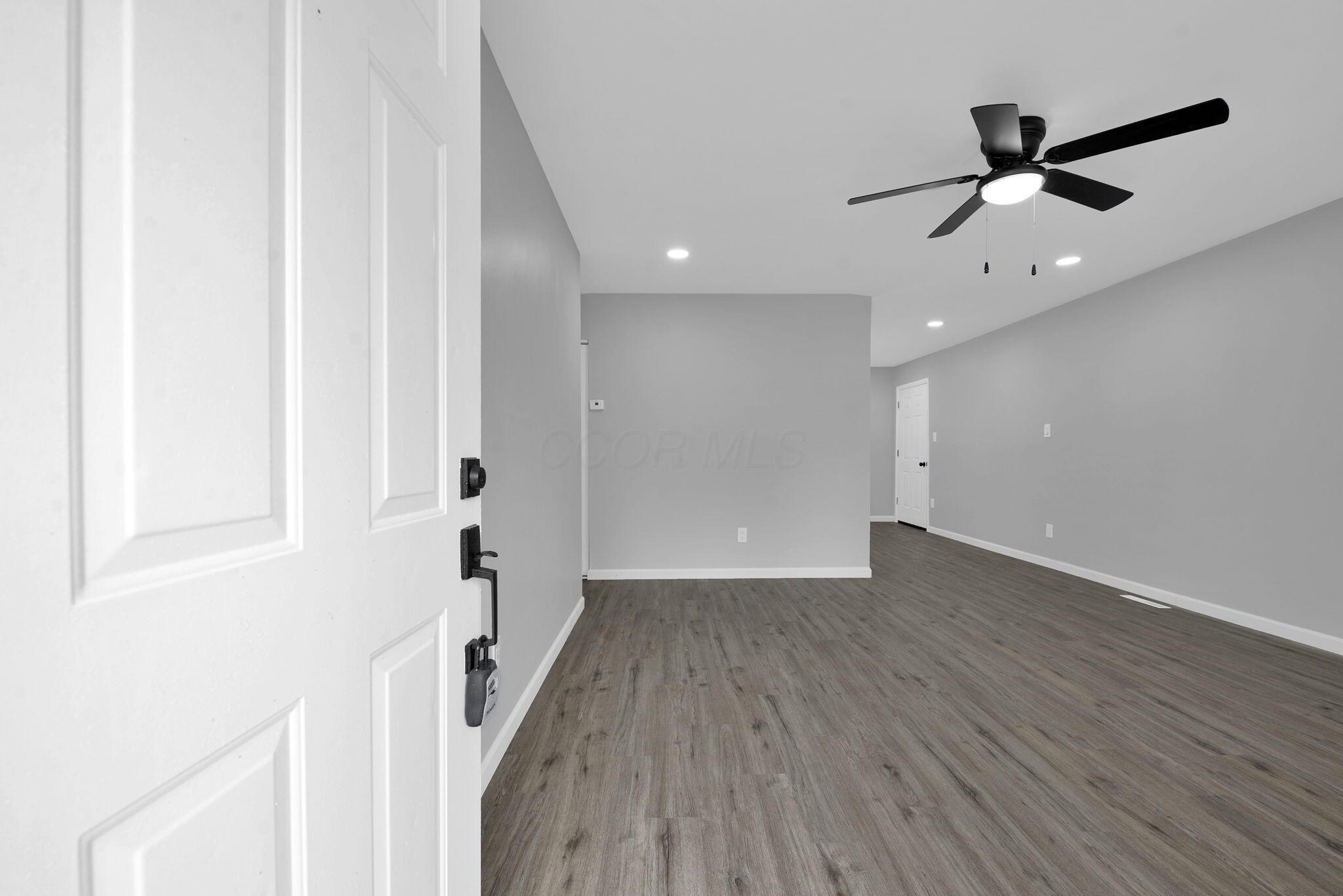 2496 Navarre Road Columbus, OH 43207 - Photo 4 of 27 Home Entry 1-1