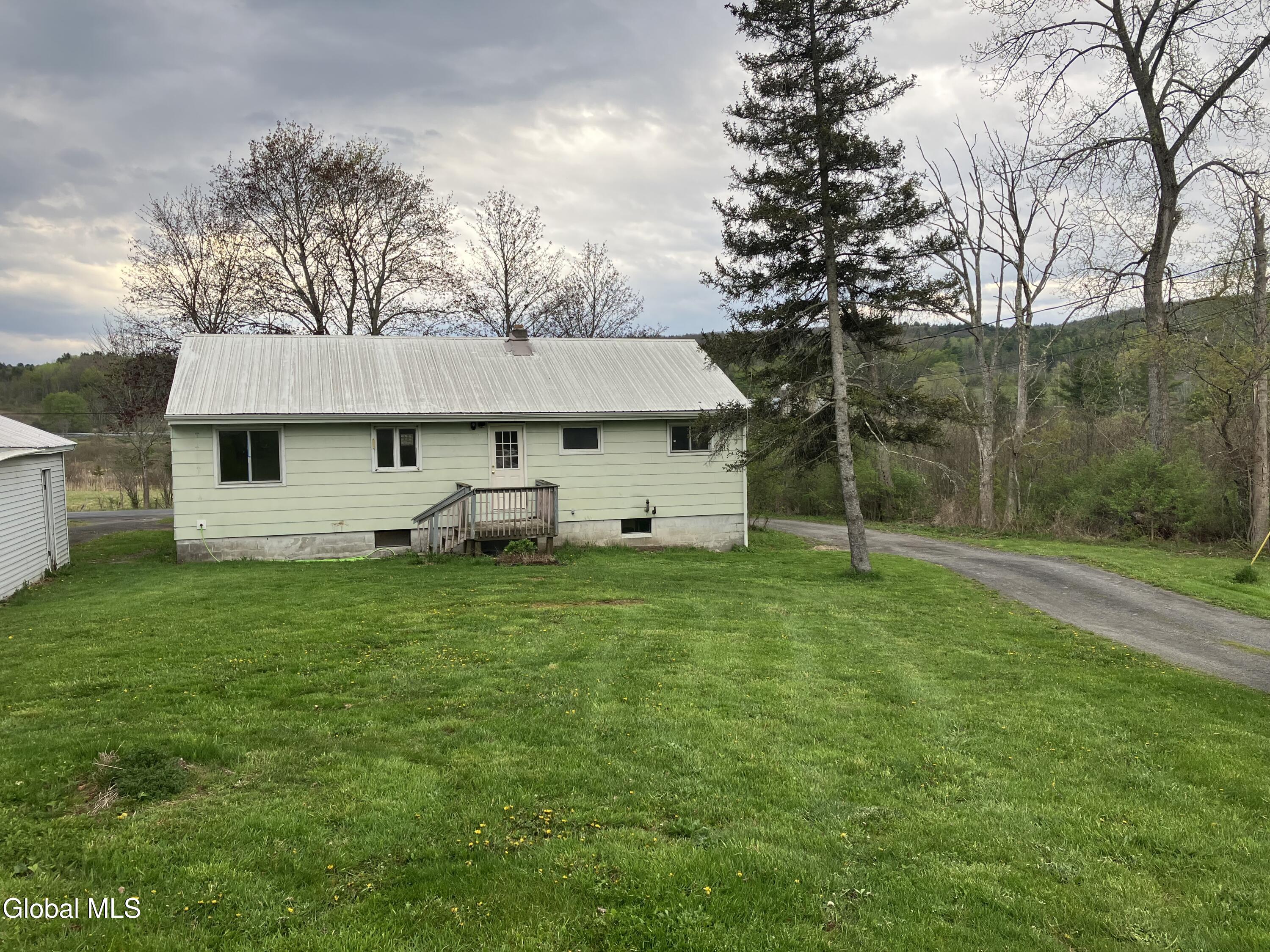 416 Long Road Berne, NY 12059 - Photo 4 of 36 IMG_6195