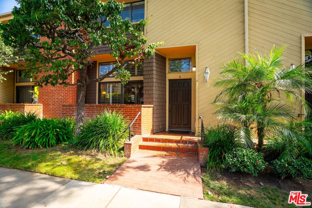 802 3rd Street, Unit B Santa Monica, CA 90403 - Photo 11 of 34