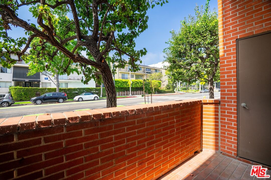 802 3rd Street, Unit B Santa Monica, CA 90403 - Photo 12 of 34