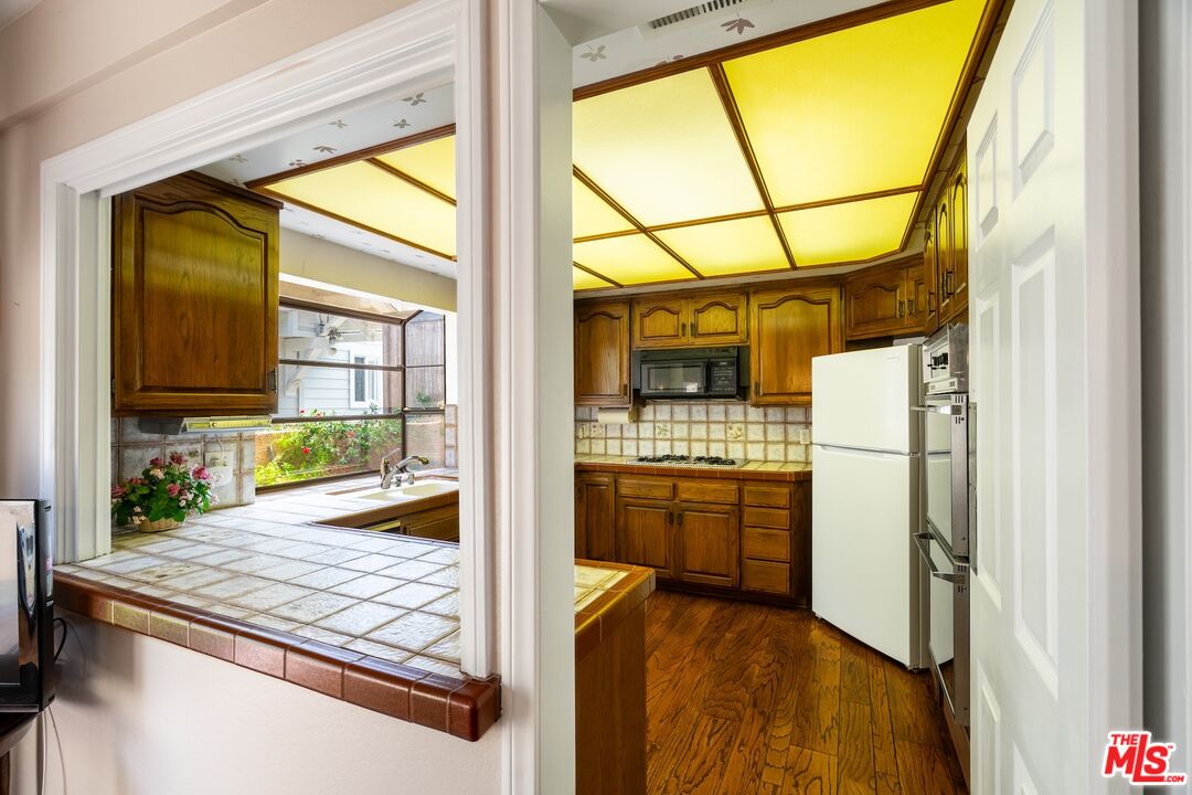 802 3rd Street, Unit B Santa Monica, CA 90403 - Photo 18 of 34