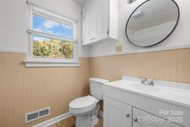 $249,900 | 831 21st St Drive Southeast, Hickory, NC 28602