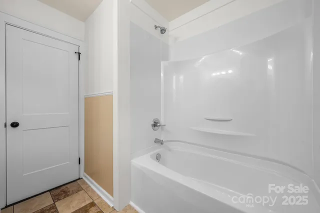 $249,900 | 831 21st St Drive Southeast, Hickory, NC 28602