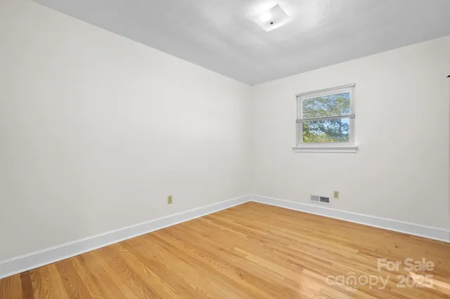 $249,900 | 831 21st St Drive Southeast, Hickory, NC 28602