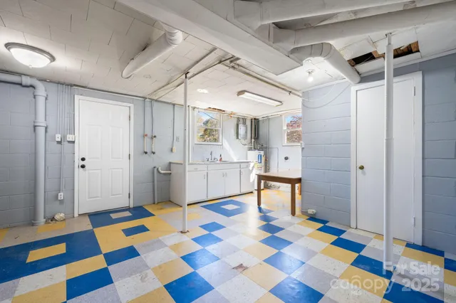 $249,900 | 831 21st St Drive Southeast, Hickory, NC 28602