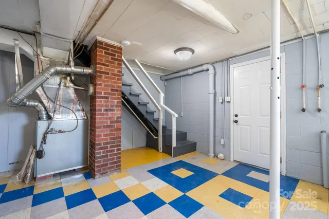 $249,900 | 831 21st St Drive Southeast, Hickory, NC 28602