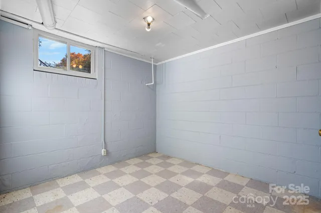 $249,900 | 831 21st St Drive Southeast, Hickory, NC 28602