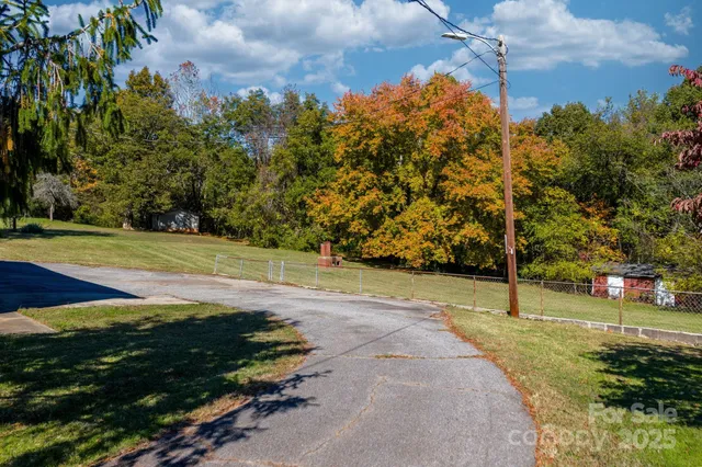 $249,900 | 831 21st St Drive Southeast, Hickory, NC 28602