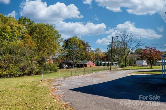 $249,900 | 831 21st St Drive Southeast, Hickory, NC 28602