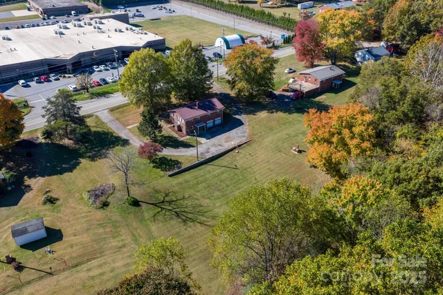 $249,900 | 831 21st St Drive Southeast, Hickory, NC 28602