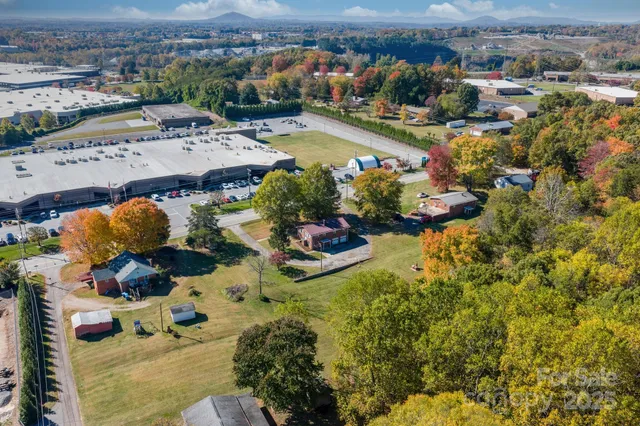 $249,900 | 831 21st St Drive Southeast, Hickory, NC 28602