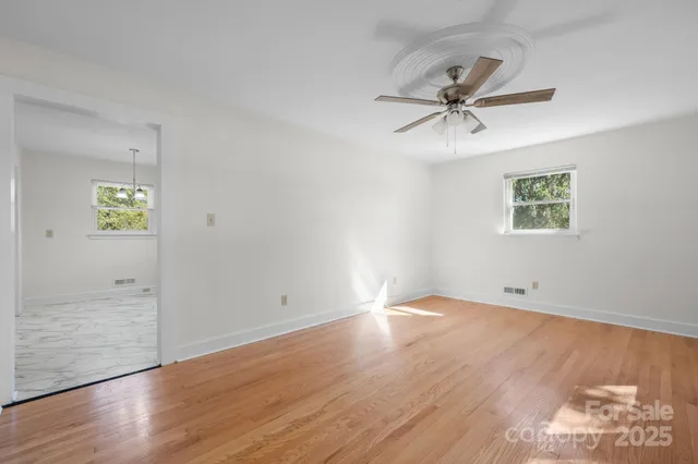 $249,900 | 831 21st St Drive Southeast, Hickory, NC 28602