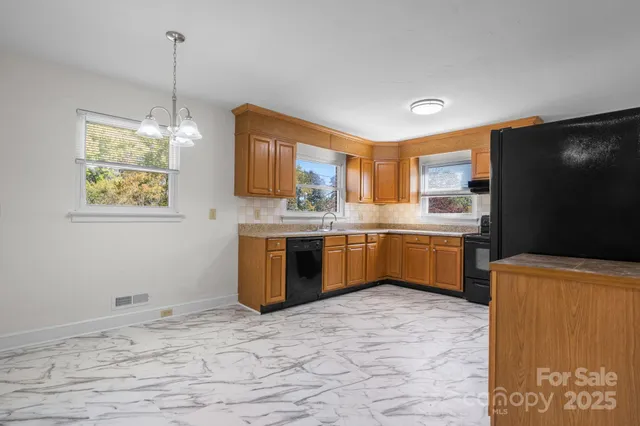 $249,900 | 831 21st St Drive Southeast, Hickory, NC 28602