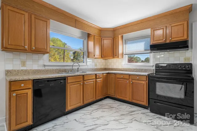 $249,900 | 831 21st St Drive Southeast, Hickory, NC 28602