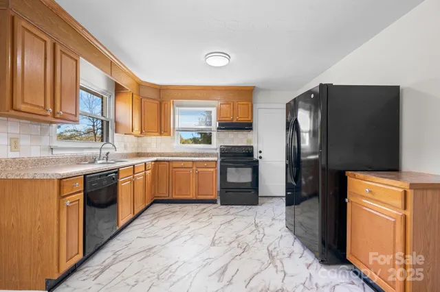 $249,900 | 831 21st St Drive Southeast, Hickory, NC 28602