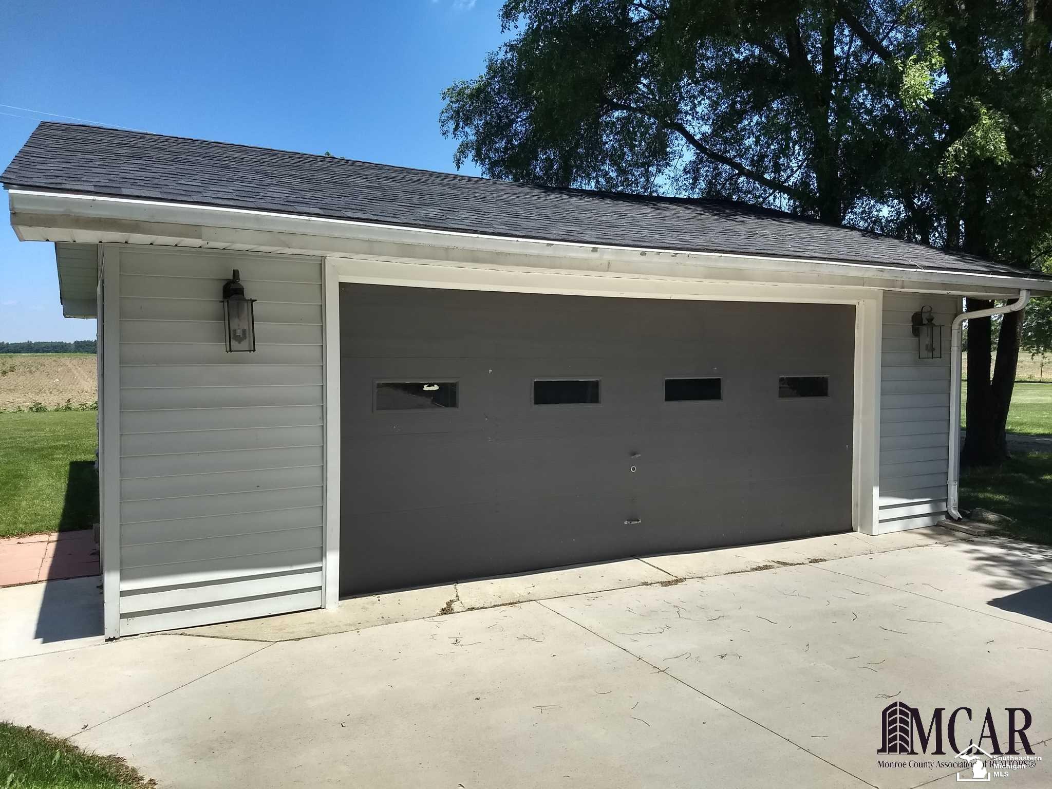 4628 North Custer Road Monroe, MI 48162 - Photo 3 of 23