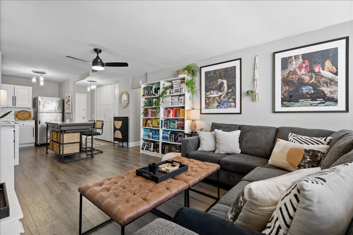 5415 North Sheridan Road, Unit 5409 Chicago, IL 60640 - Photo 11 of 33