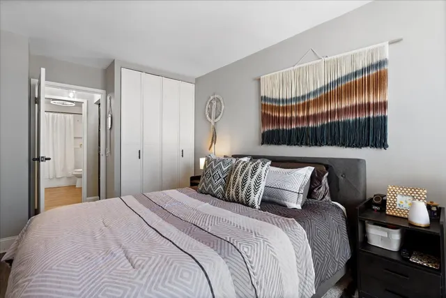 $275,000 | 5415 North Sheridan Road, Unit 5409, Chicago, IL 60640