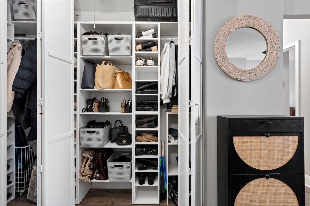 5415 North Sheridan Road, Unit 5409 Chicago, IL 60640 - Photo 17 of 33