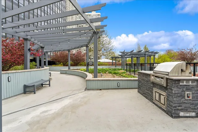 $275,000 | 5415 North Sheridan Road, Unit 5409, Chicago, IL 60640