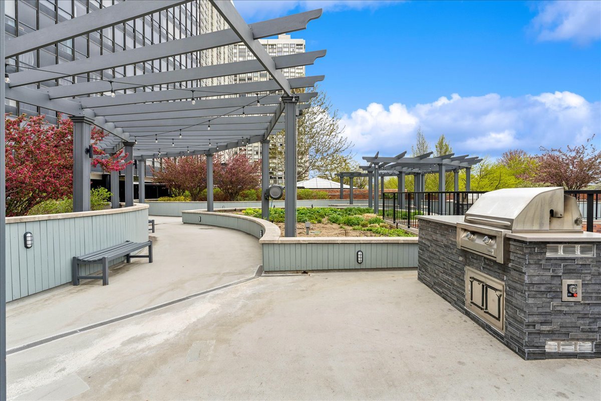 5415 North Sheridan Road, Unit 5409 Chicago, IL 60640 - Photo 26 of 33