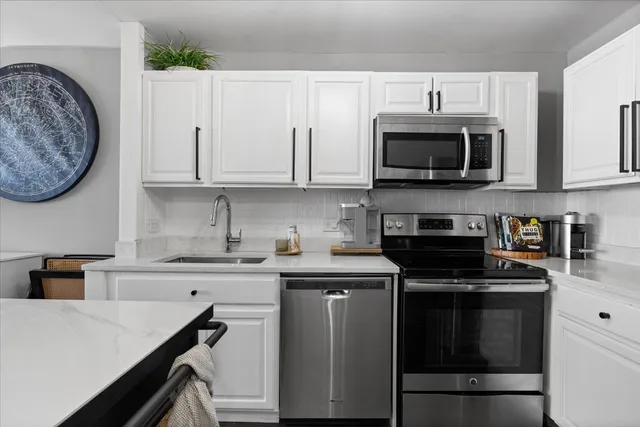 $275,000 | 5415 North Sheridan Road, Unit 5409, Chicago, IL 60640