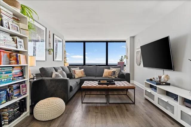 $275,000 | 5415 North Sheridan Road, Unit 5409, Chicago, IL 60640