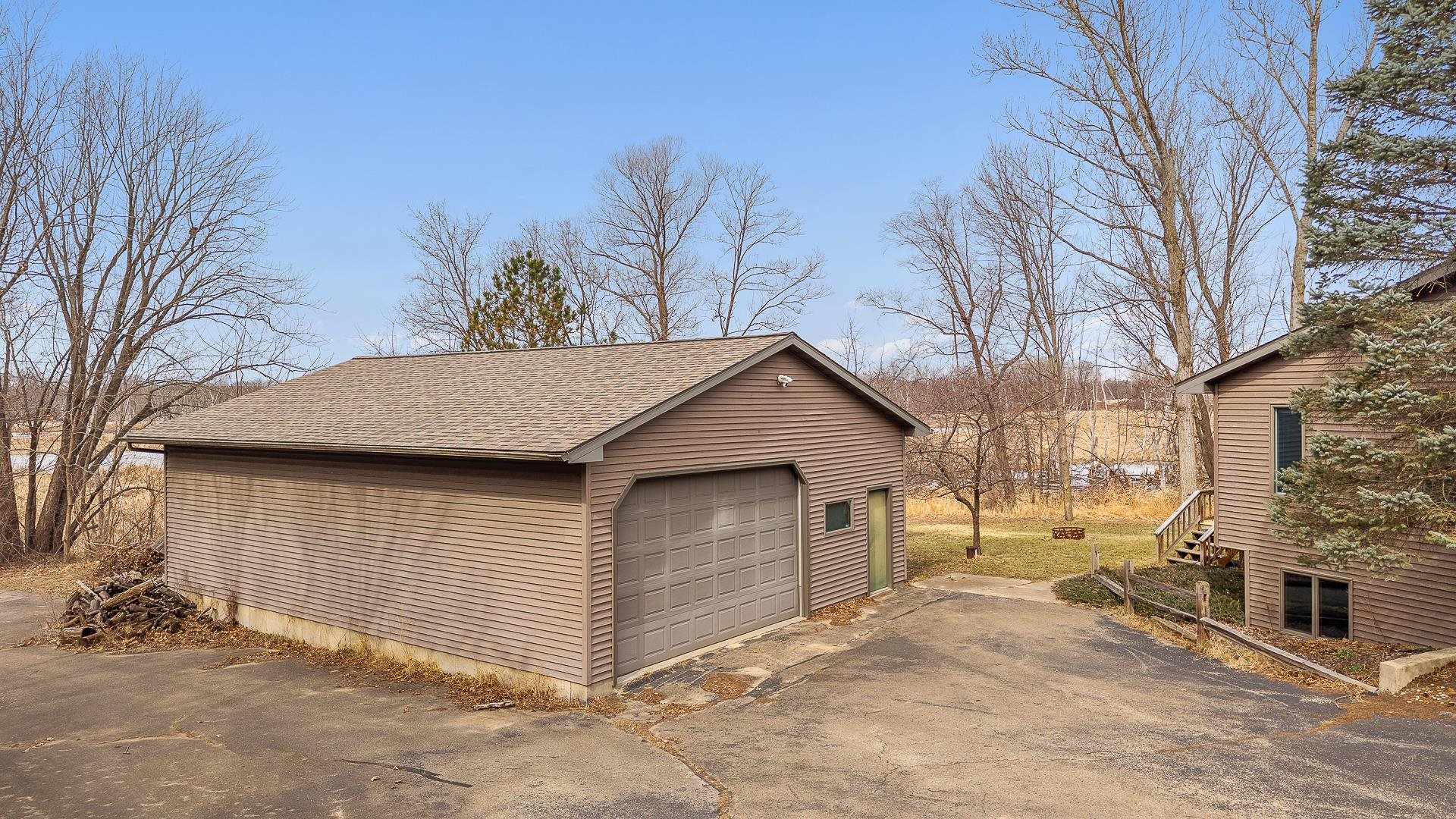 N6333 Suburban Heights Road Pardeeville, WI 53954 - Photo 5 of 77