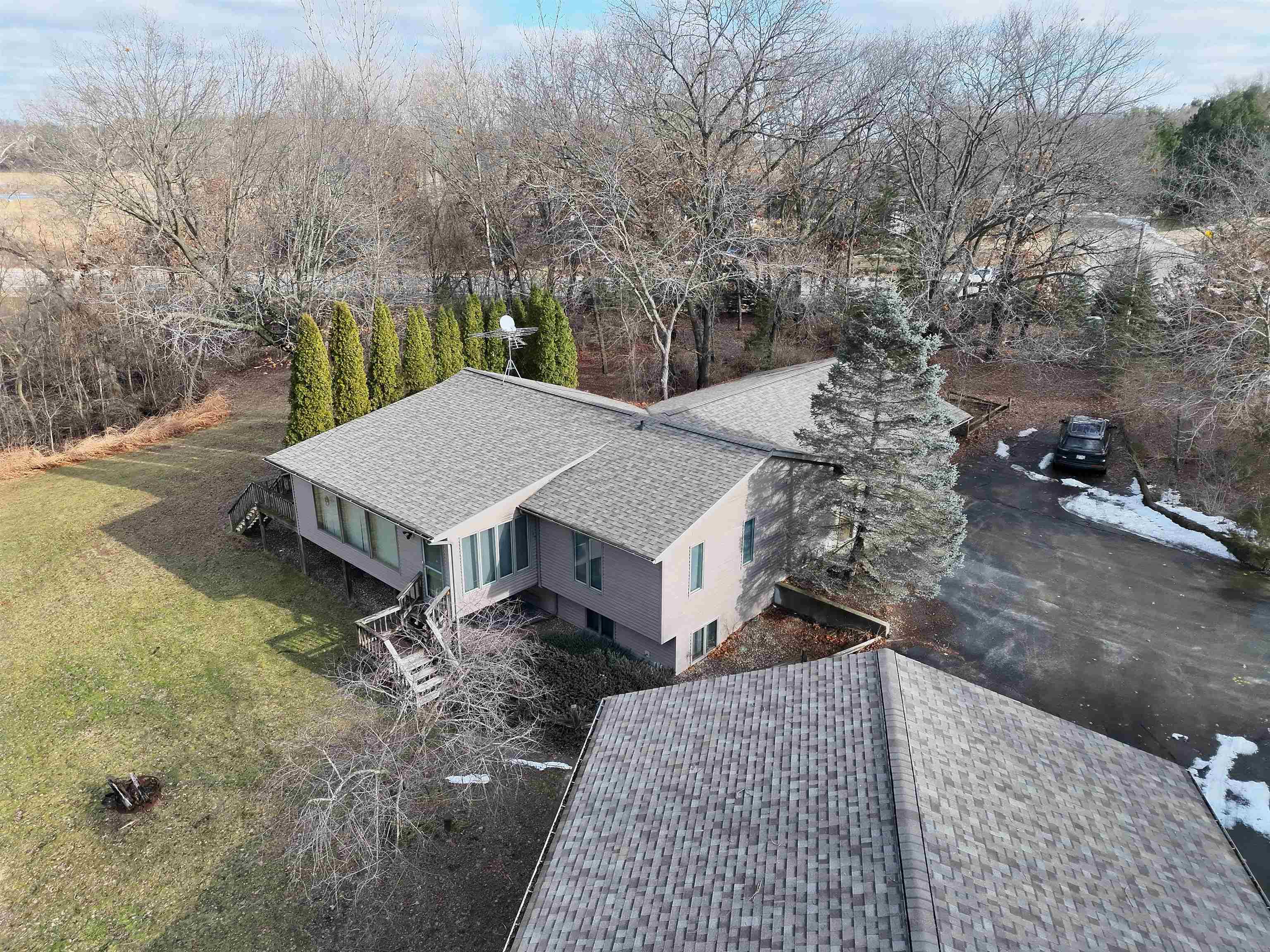 N6333 Suburban Heights Road Pardeeville, WI 53954 - Photo 7 of 77