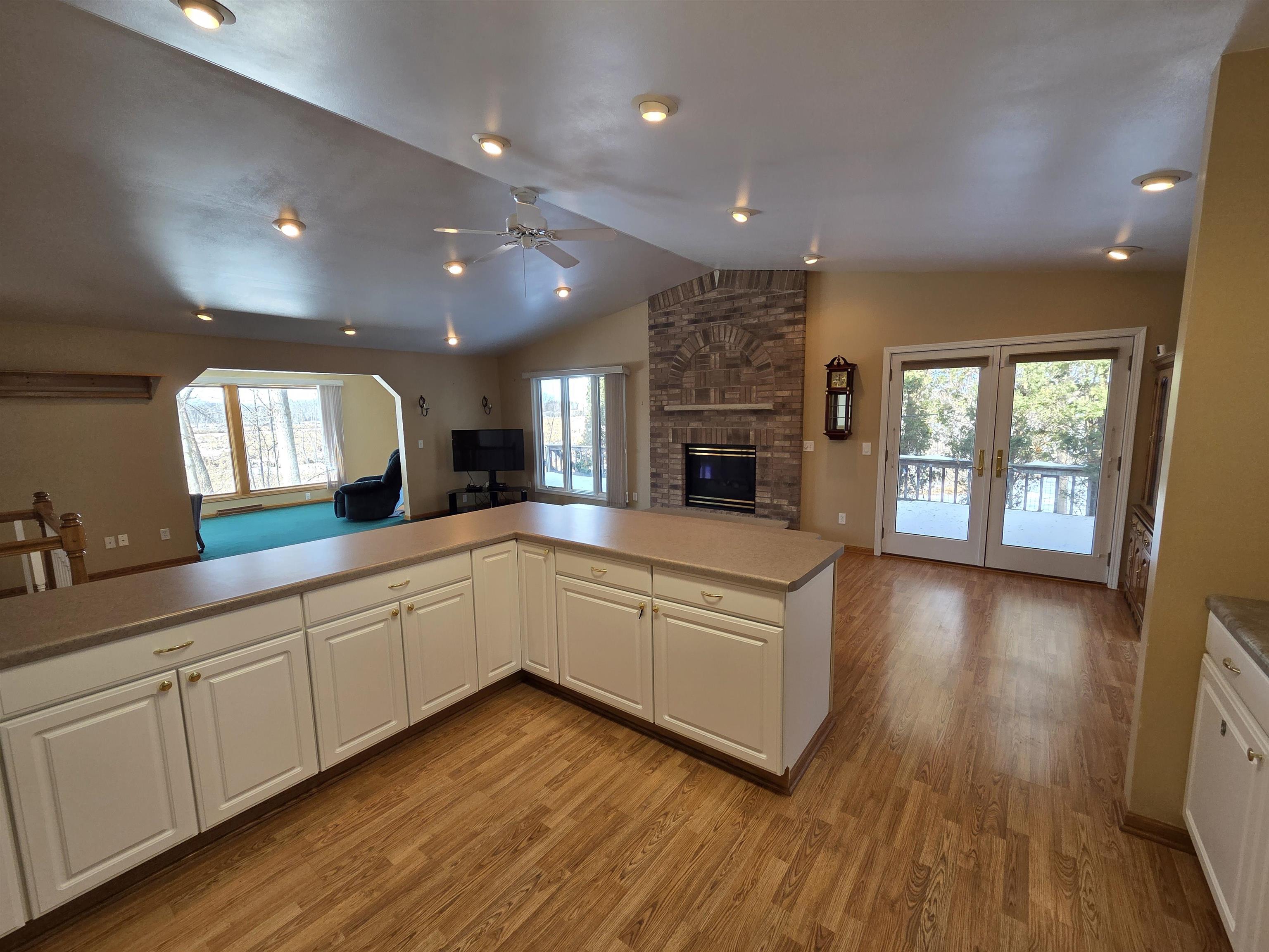 N6333 Suburban Heights Road Pardeeville, WI 53954 - Photo 7 of 39