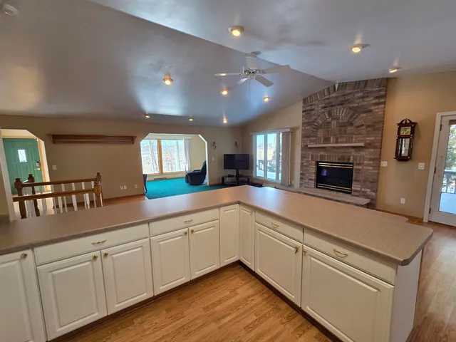 $550,000 | N6333 Suburban Heights Road, Pardeeville, WI 53954