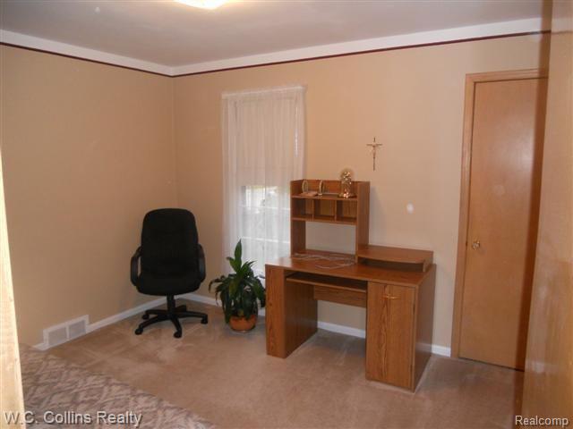 8608 Harding Street Center Line, MI 48015 - Photo 10 of 15 Harding 007 (Small)