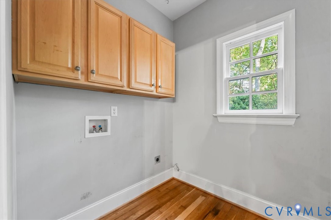 3308 Yarding Way Toano, VA 23168 - Photo 41 of 83 a view of a room with wooden floor and cabinet
