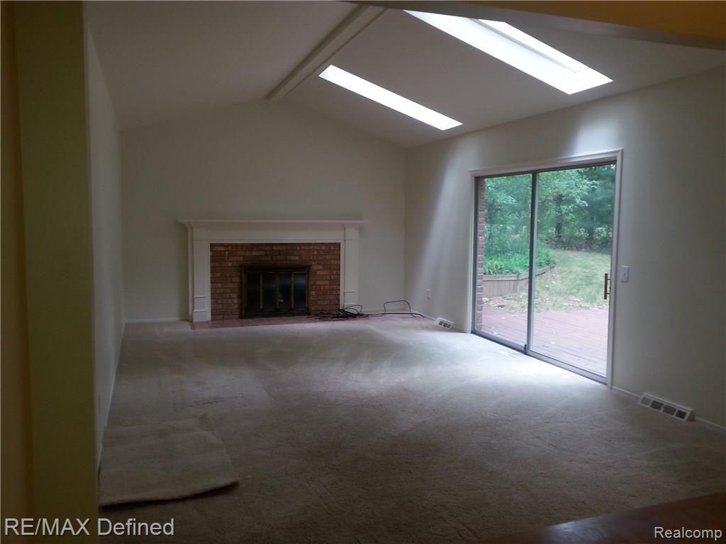 587 Ridgewood Road Rochester, MI 48306 - Photo 10 of 26 20160701_140728.jpg