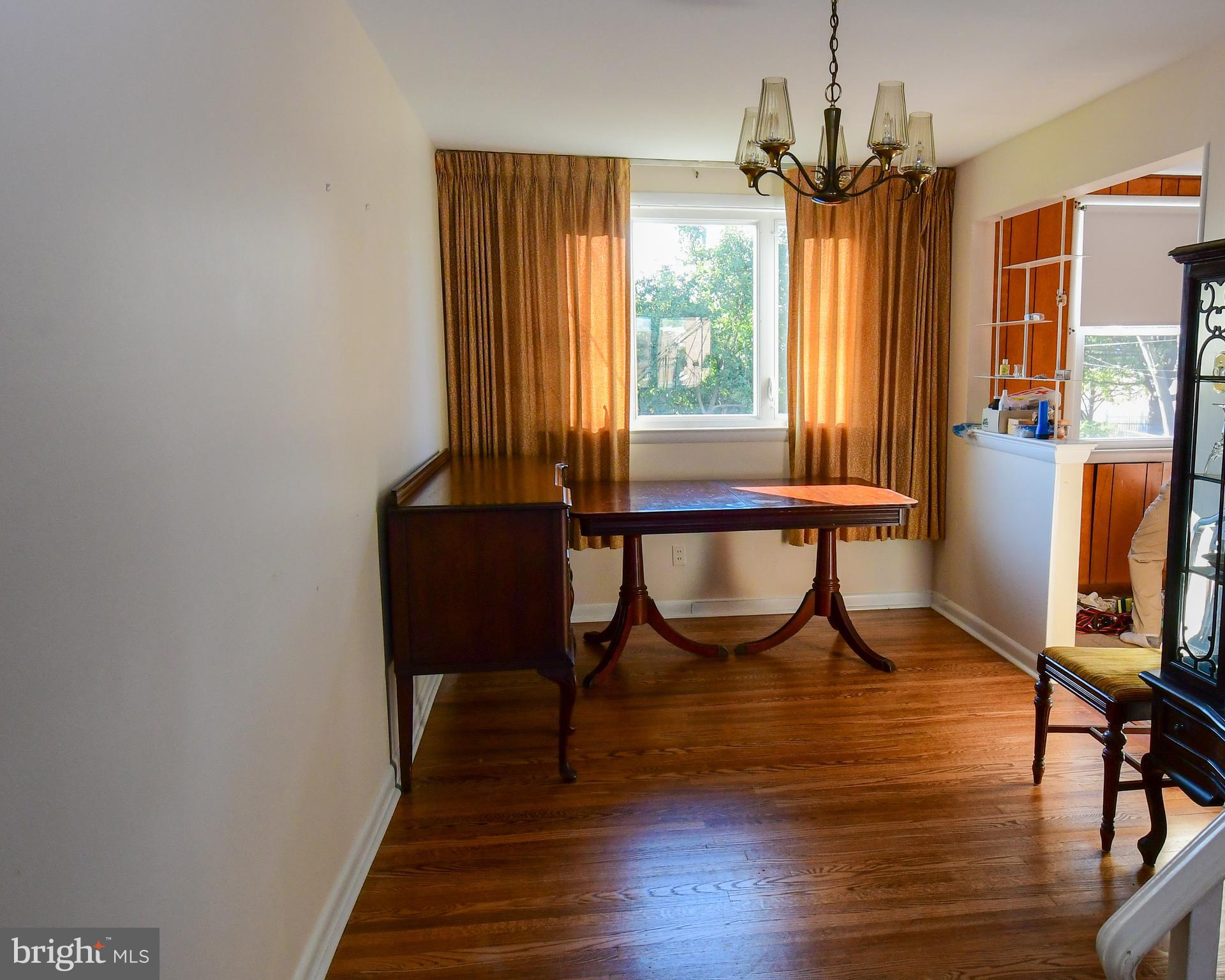136 Hickory Hill Road Philadelphia, PA 19154 - Photo 6 of 19 Diningroom